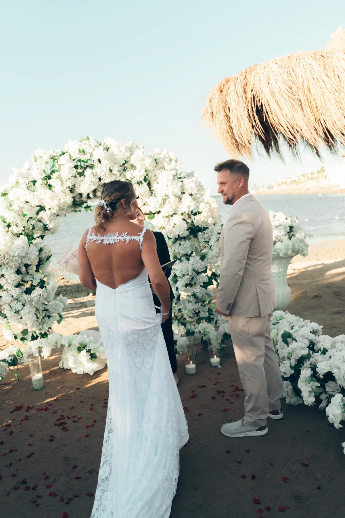 Romantic Red Sea wedding ceremony in Hurghada